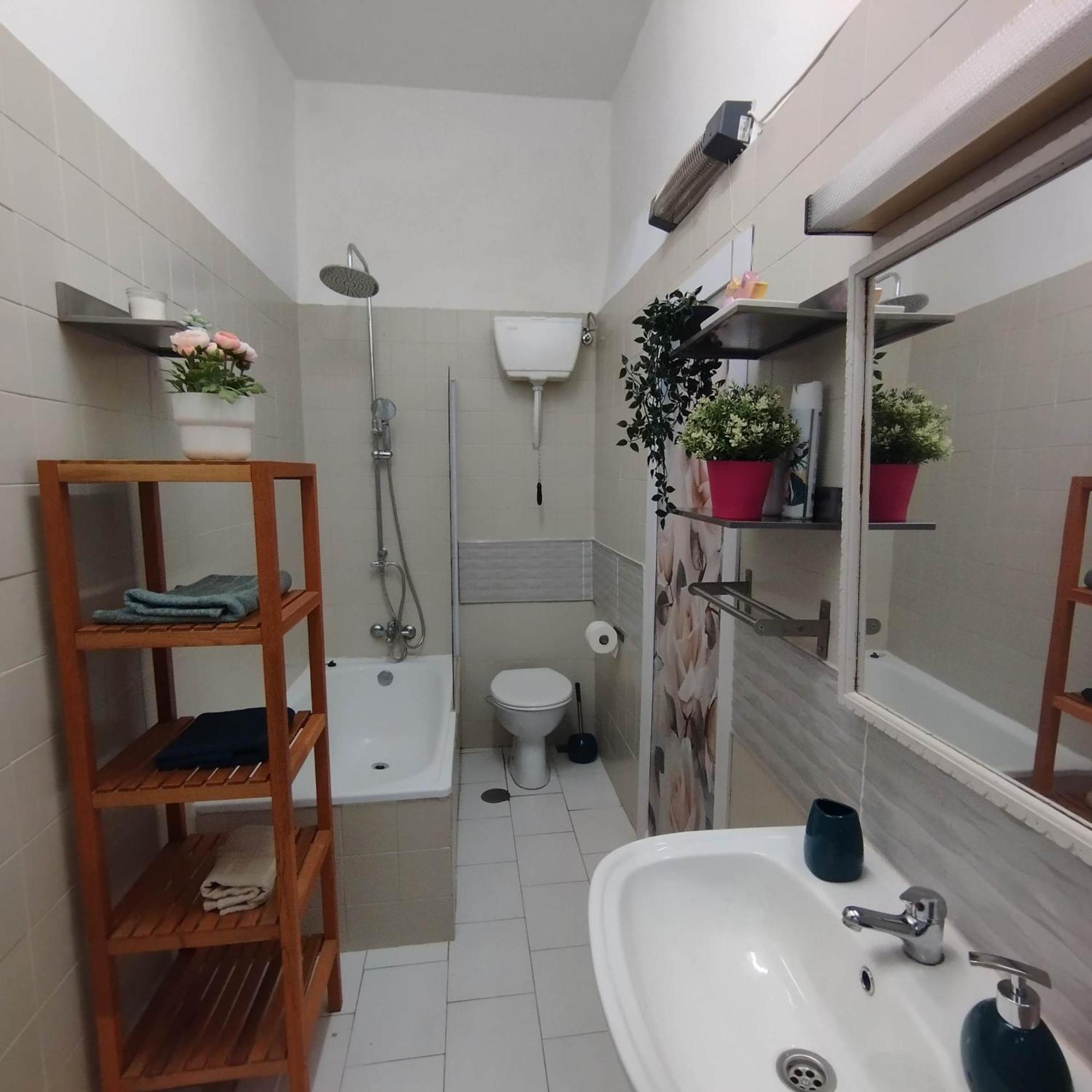 Appartamento Piso en el casco antiguo con patio privado Siviglia Esterno foto